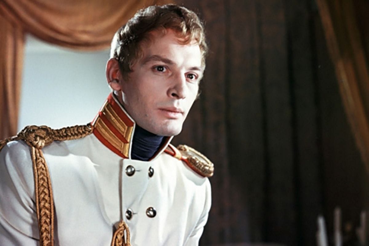 Как звать актёра? 9 3