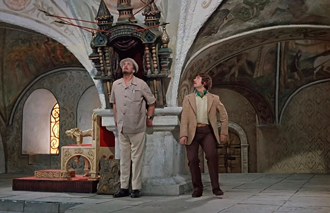 В какой век попали герои фильма из квартиры Шурика? 11 5 1