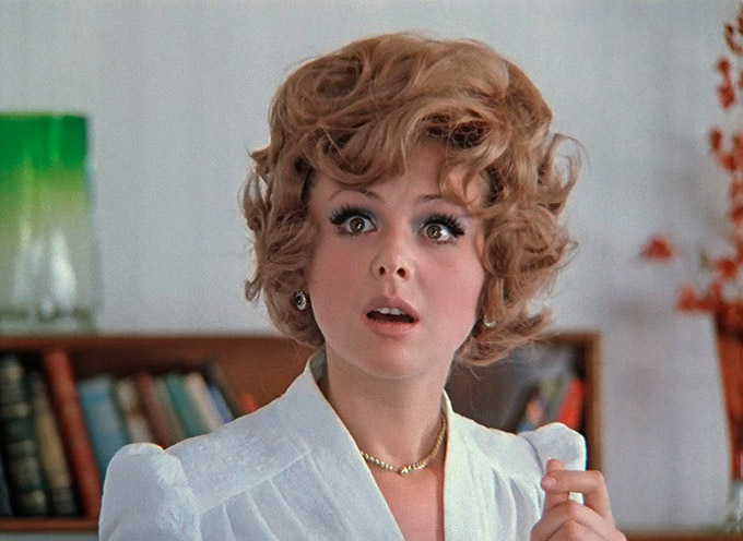 Кто по профессии жена Шурика Зина? 15 9 1