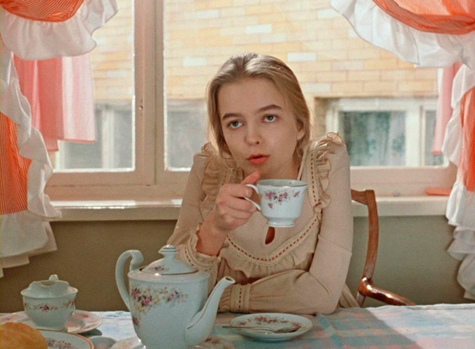 Какое отчество получила дочь Катерины Александра? 17 Moscow does not believe in tears 12