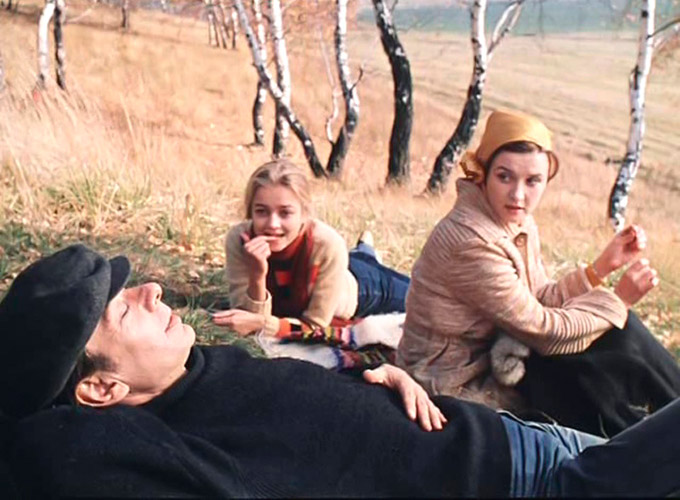 В каком месяце родился Гоша? 19 Moscow does not believe in tears 14