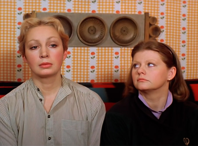 Какая профессия была у Сусанны? 9 The most charming and attractive 3