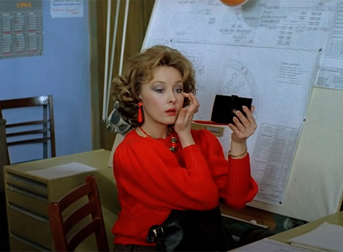 Какой журнал регулярно изучала Люся Виноградова? 12 The most charming and attractive 4