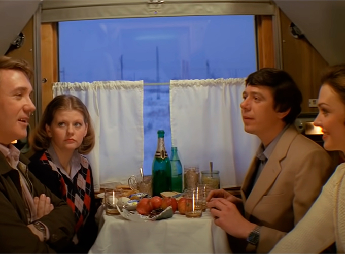 Музыкантами какого коллектива представился попутчикам Миша Дятлов? 18 The most charming and attractive 9