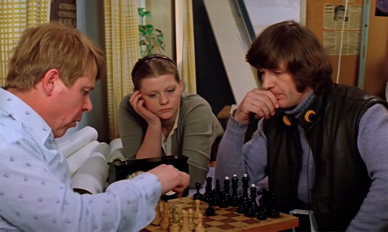 В какую игру любила играть героиня фильма "Самая обаятельная и привлекательная" Надя Клюева? 11 The most charming and attractive