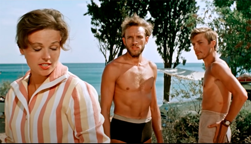 Как называется этот фильм? 6 Three plus two