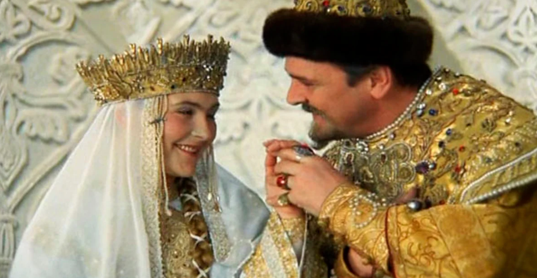 Когда Иван Васильевич спрашивает у царицы, какое у неё имя и отчество, она отвечает: 11 19534