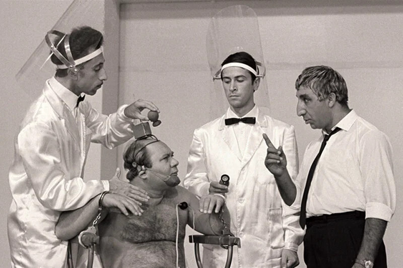 Из какого фильма с Фрунзиком Мкртчяном этот кадр? 13 20653