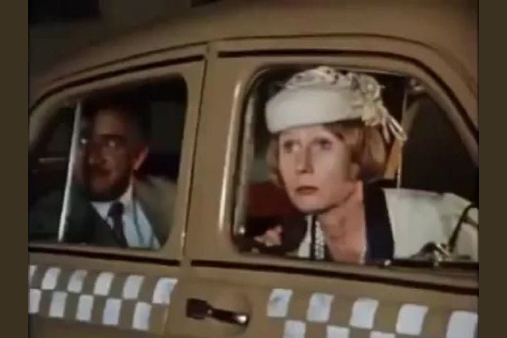 Какие отношения, по словам Нины Орлович, были у семьи Хоботовых? 13 21414