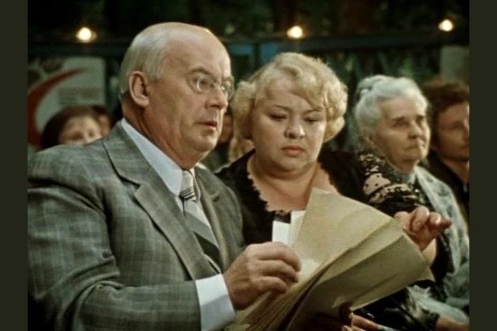 Какая фамилия была у автора, который писал Аркадию Велюрову? 14 21420