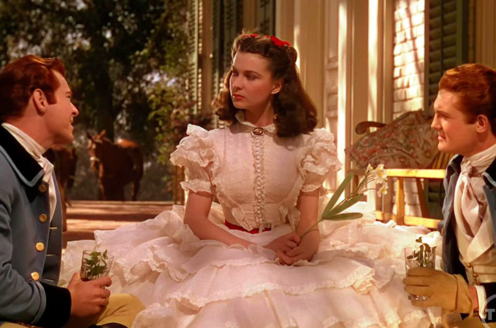 Что близнецы Стьюи и Брент рассказали Скарлетт в начале фильма? 8 и Брент