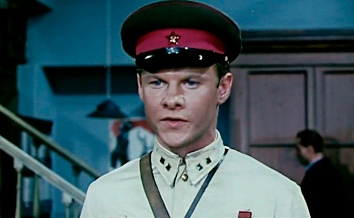 Как зовут этого советского актёра в форме? 8 Сорокин