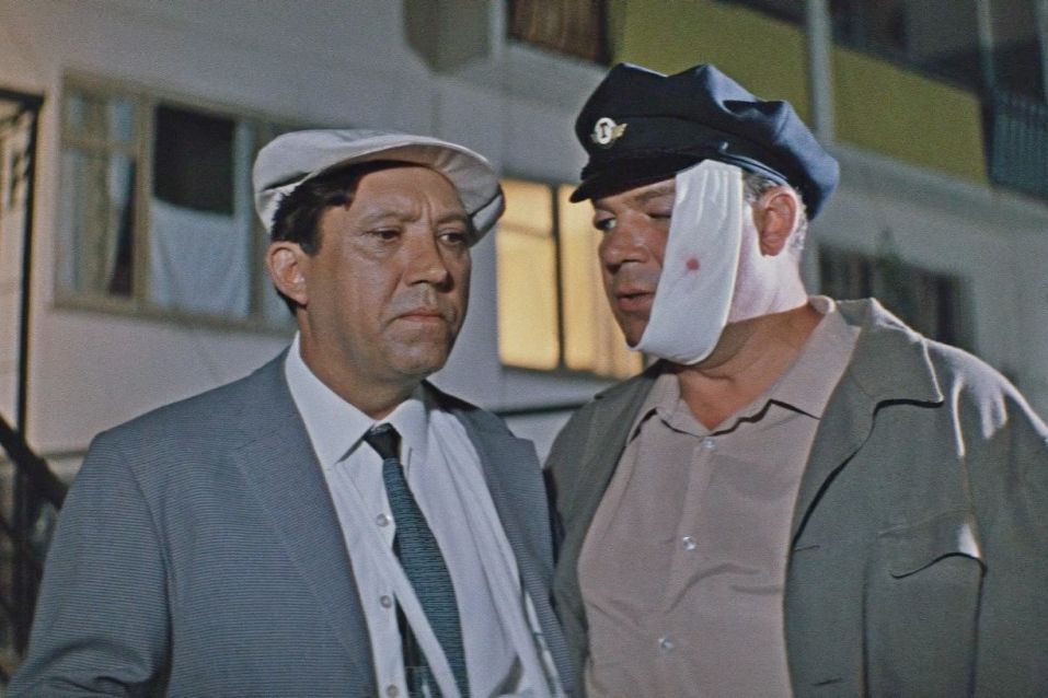 В каком году состоялась премьера этого легендарного фильма? 7 24819