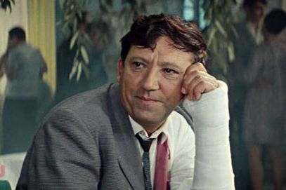 Кто был режиссером фильма “Бриллиантовая рука”? 8 24824