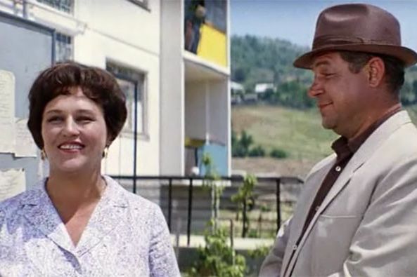 Какая фамилия была у управдома Варвары Сергеевны? 24 24913