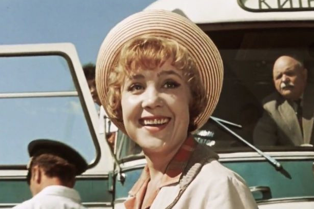 Какая фамилия была у главной героини Людмилы? 7 24931