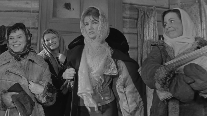 Девушки с каким именем нет среди подруг Тоси Кислицыной в фильме «Девчата»? 9 25218