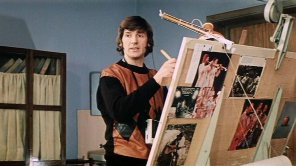 Вспомните фамилию героя Александра Абдулова в фильме «Самая обаятельная и привлекательная». 11 25228