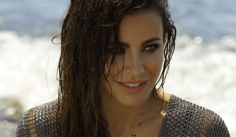 2019Music Ukrainian singer Ani Lorak with wet hair 135630 19 e1643922906484