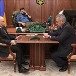 Известна причина странной позы Путина на встрече с Шойгу 14 Putin