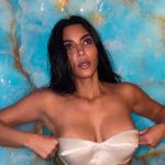 Ким Кардашьян снялась умопомрачительной сессии в "невидимых" джинсах за 6400$ 15 kimkardashian 277971384 952858712075456 4053528611566449799 n