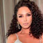 "А вышиванка-то где? Это же не день стриптиза!" - Анну Богдан раскритиковали за фото в День вышиванки 13 Anna Bogdan