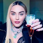 "Больно видеть...Зачем ты это делаешь?" - 63-летняя Мадонна станцевала в кружевном корсете под свою знаменитую песню 14 Maket Moldova 1650871362 36