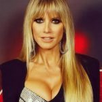 "Откровеннее некуда!" - 49-летняя Хайди Клум снялась топлес, измазавшись солнцезащитным кремом 12 8 big e1661185347309