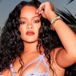 "Удачное фото! Самая красивая певица на свете!" - Рианна снялась без бра три месяца спустя после родов 14 Rianna