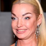 "Кадр из фильма ужасов" - Волочкова неожиданно задрала ногу выше головы посреди магазина 13 Volochkova smex