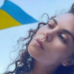 "Беременна, потому что другая..." Каменских удивила фотографией в просторном комбинезоне с яблоком в руке 13 kamenskux 291736467 780388736306926 1573083378367004169 n e1660678299454