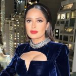 "Слаще мёда!" - 55-летняя Сальма Хайек снялась в купальнике крупным планом 12 salmahayek 257459821 955924495007145 1161555397038111599 n e1660644051483