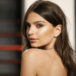 Эмили – уникальная модель! Чтобы выглядеть обнаженной в бюстгальтере и свитере, нужен талант 13 1486542890 scaled e1663617519506