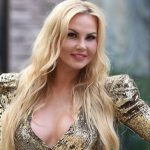 "Украинская амазонка" - Камалия эффектно продефилировала в военной форме с вырезом на груди 13 66c5456cb758bea6de2b51cb31bac095 quality 70Xresize crop 1Xallow enlarge 0Xw 750Xh 463 e1663923493732