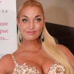 "Опять всё через ж*пу!" - раскорячившись, Волочкова засветила пятую точку на яхте 15 999625871348 e1662298624607