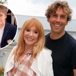 Развеяла слухи и клевету. Примадонна привела детей на праздничную линейку 1-го сентября. 14 Maket Moldova 1650871362