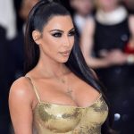 "Тигрица на охоте!" - Кардашьян в обтягивающем комбинезоне с тигриным принтом приковала взгляды на вечеринке у Бейонсе 15 kim kardashian 77929877 e1663095950350