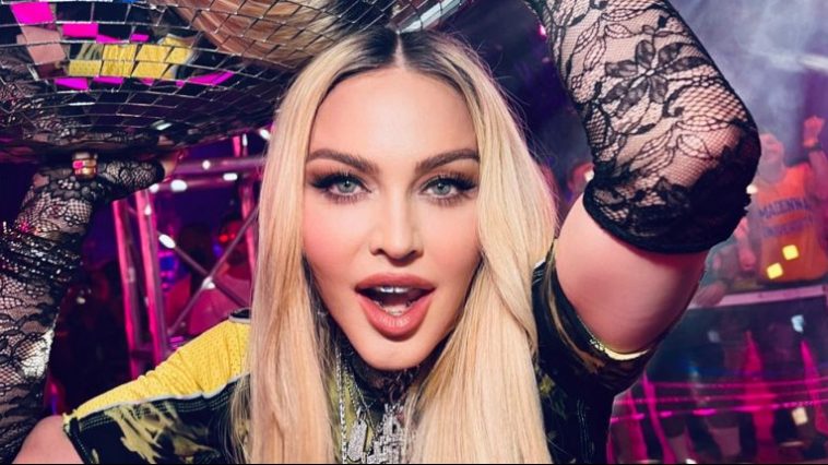 FZ5bKZqWYAIM1q8 1 e1666980287632