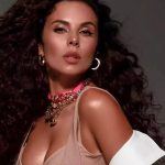 Во время съёмки видео на песню "Гірський кришталь" у NK спала с плеча рубашка, засветив грудь 14 Maket Moldova 1650871362 83