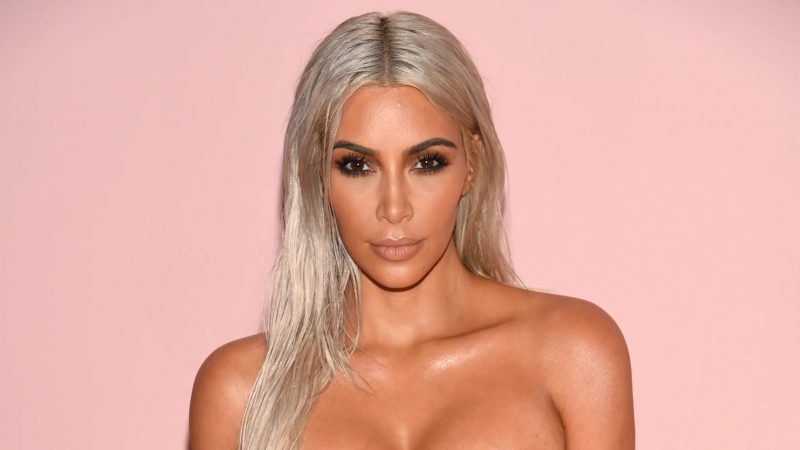 kim kardashian neue frisur blonder long bob gettyimages 843537030 e1669097679332