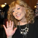 На мероприятии в Израиле Пугачева появилась без привычных шиньонов и с минимумом макияжа 13 0bebfa4b1735030c2833017a43529a89 1 e1670492519848