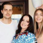 "Решил начать новую жизнь" - внук Ротару рассказал, почему выехал из страны после полномасштабного вторжения 14 UjH65IP1XwHhbxnNRdcLijSLynsQELnMRlS3mNe1 e1670053498722