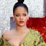 "Словно ангел, спустившийся с небес" - в Сети обсуждают архивное фото Рианны без белья 14 rihanna 79021515 e1670430003690