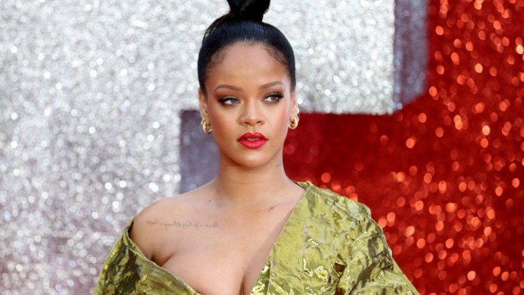 rihanna 79021515 e1670430003690