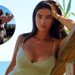 "Люблю!" Усик с оседлавшей его супругой мило расцеловались на фоне моря и пальм 15 Maket Moldova 1650871362 113