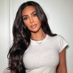 Ким Кардашьян, стоя на коленях, представила соблазнительное боди с вырезом от груди до пупка 16 kimkardashian 326457473 1520530058426047 4463226986672857811 n e1675534754658