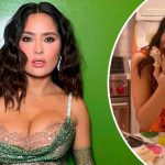 "Даже её спина идеальна!" – Хайек в расстёгнутом ниже пояса платье откусила кусок курицы с руки 14 Maket Moldova 1650871362 61