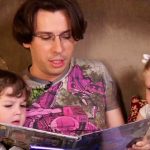 Вернулся в семью! Максим Галкин возвратился с гастролей и растрогал поклонников свежим фото с детьми 13 Maket Moldova 1650871362 76