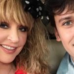 "Моё любимое фото!": Максим Галкин показал Пугачеву, засветившую стройные ножки 15 fmt 87 24 taeq91ayvyg e1681068115624