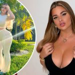 7 размер груди, 105 см бёдра и 63 см талия: Анастасия Квитко показала умопомрачительные формы в узком белом бикини 14